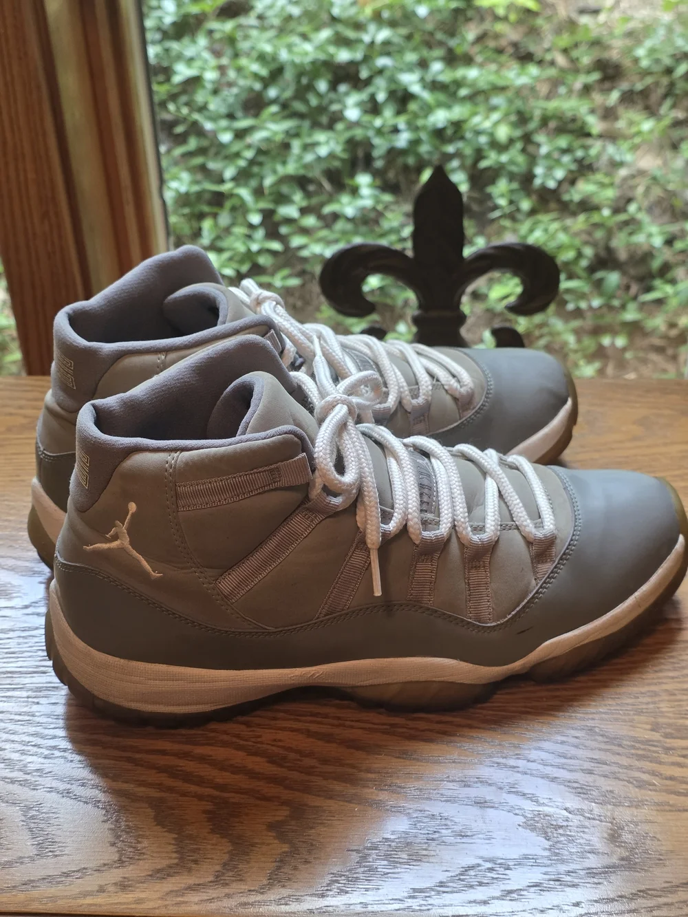 Air Jordan 11 Retro 2010 Cool Grey White Sneakers Sz 10.5